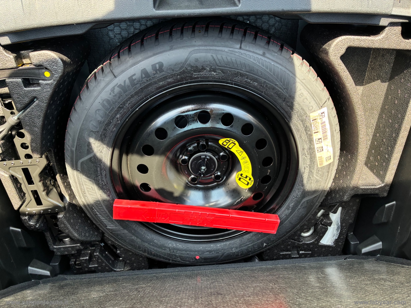 Renegade 1.5 T4 MHEV Summit - immagine 17