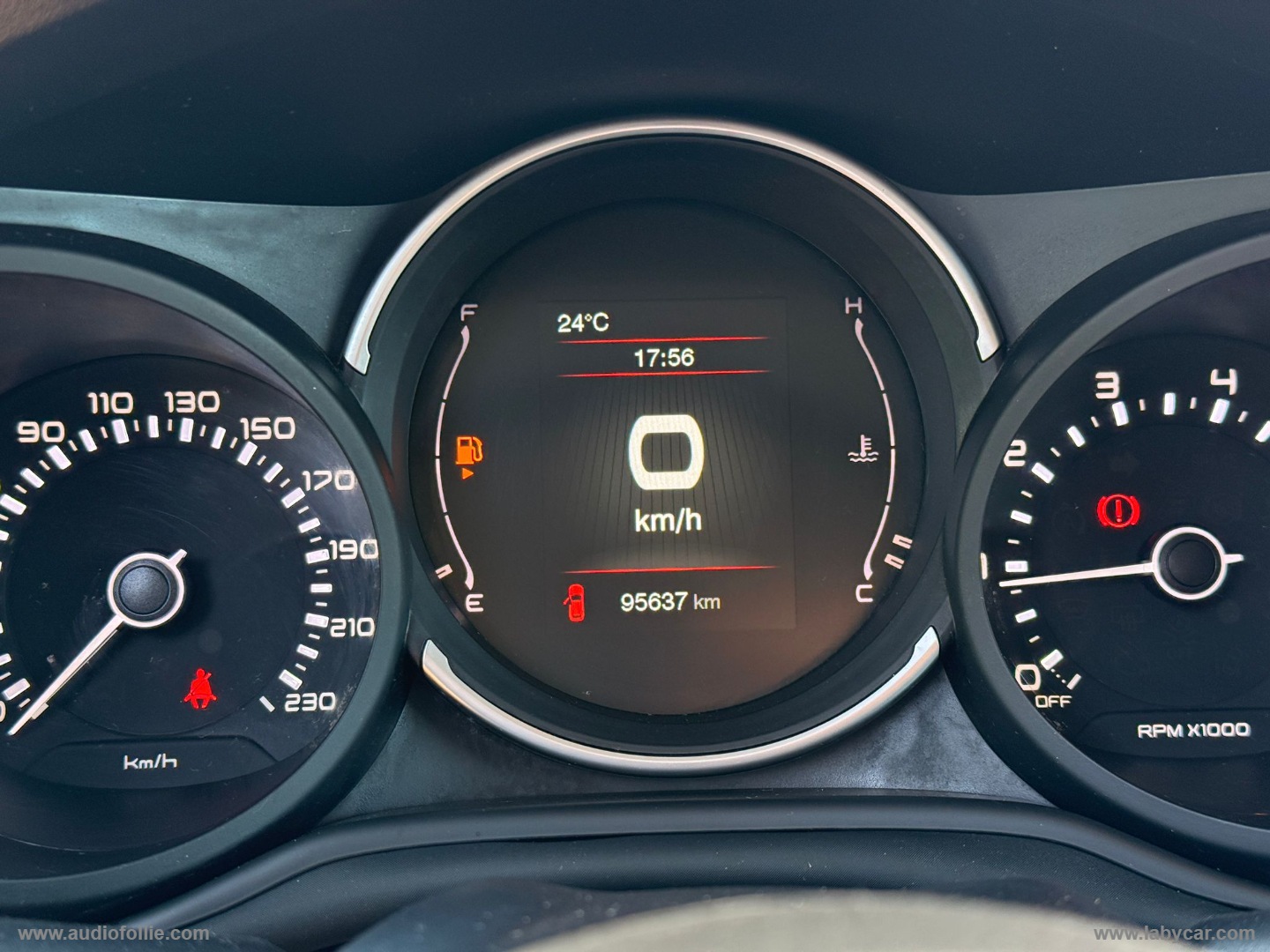500L 1.6 MJT 120 CV Business - immagine 17