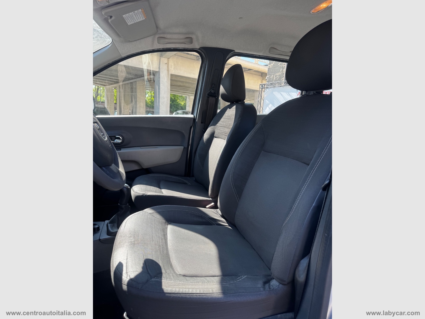 Logan 1.5 dCi 8V 90 CV Ambiance 7 POSTI - immagine 17