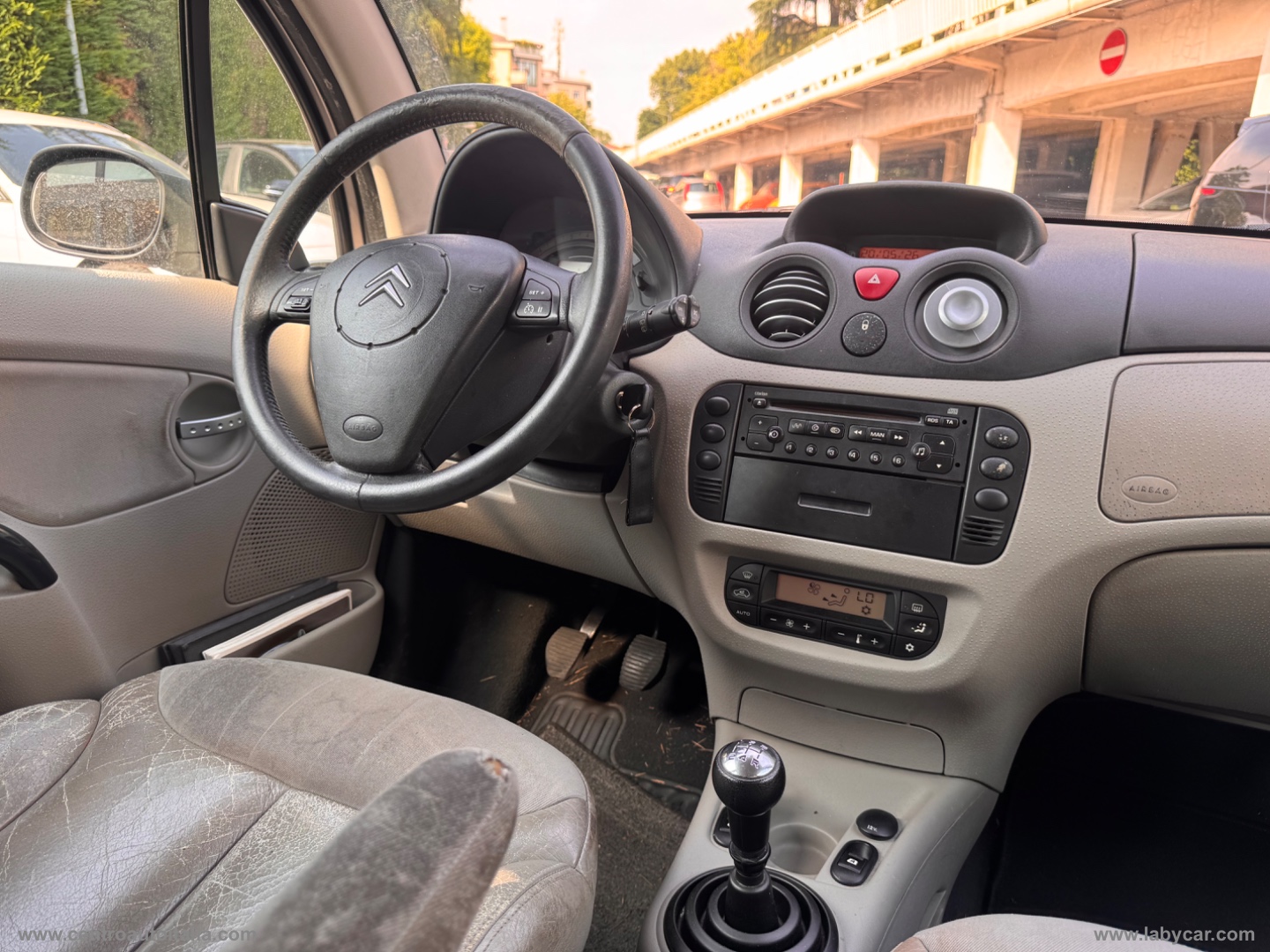 C3 1.4 HDi 70CV Exclusive - immagine 17