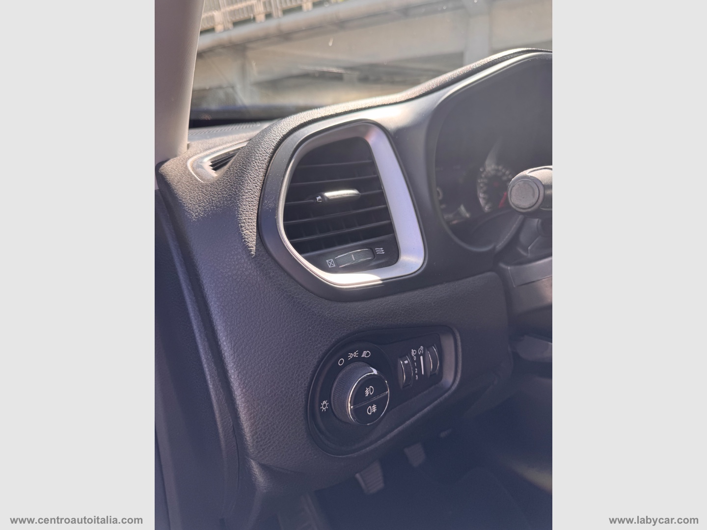 Renegade 1.6 Mjt 120CV Longitude - immagine 17