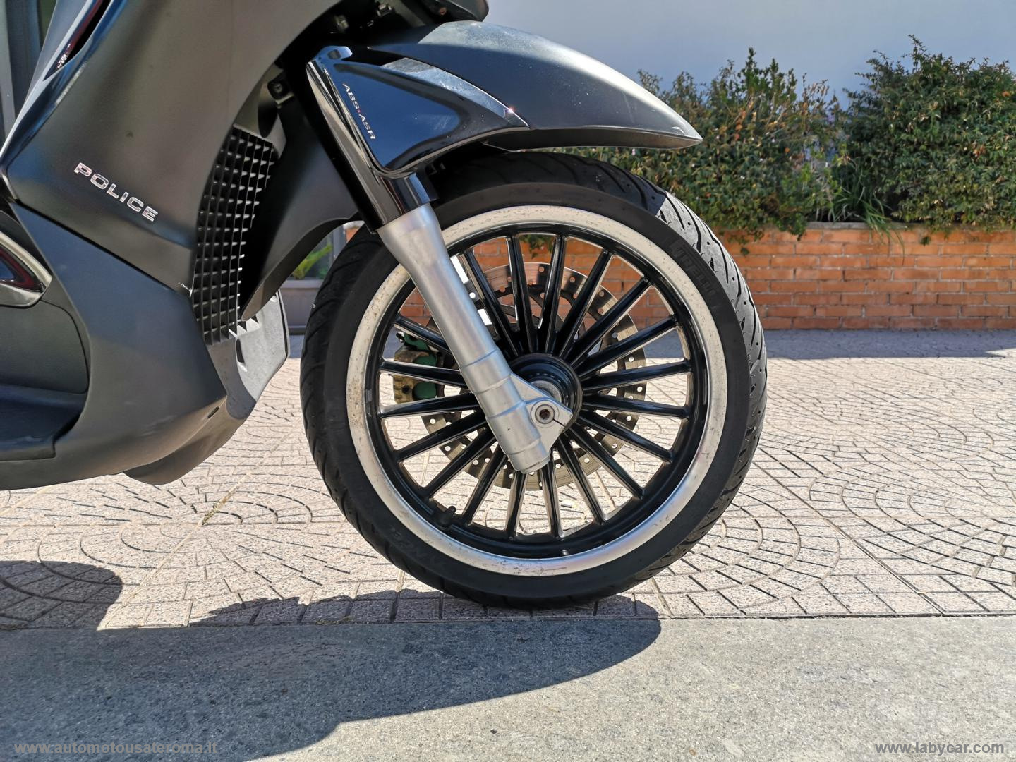Beverly 300 I.E. POLICE ABS ASR RATE AUTO MOTO SCOOTER - immagine 17