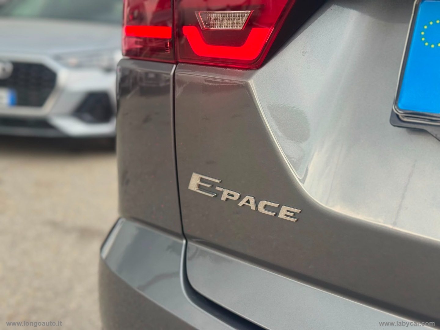 E-Pace 2.0D 180CV AWD aut. R-Dynamic S AUTO DI UN PRIVATO - immagine 17