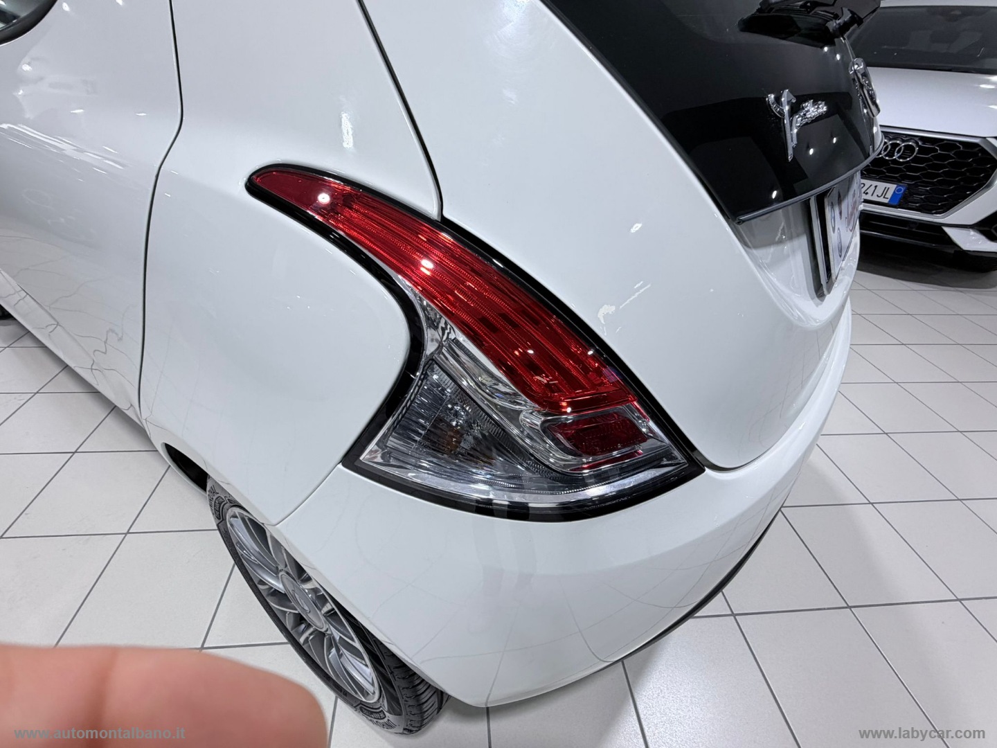 Ypsilon 1.2 69 CV 5p. GPL Ecochic Gold - immagine 17