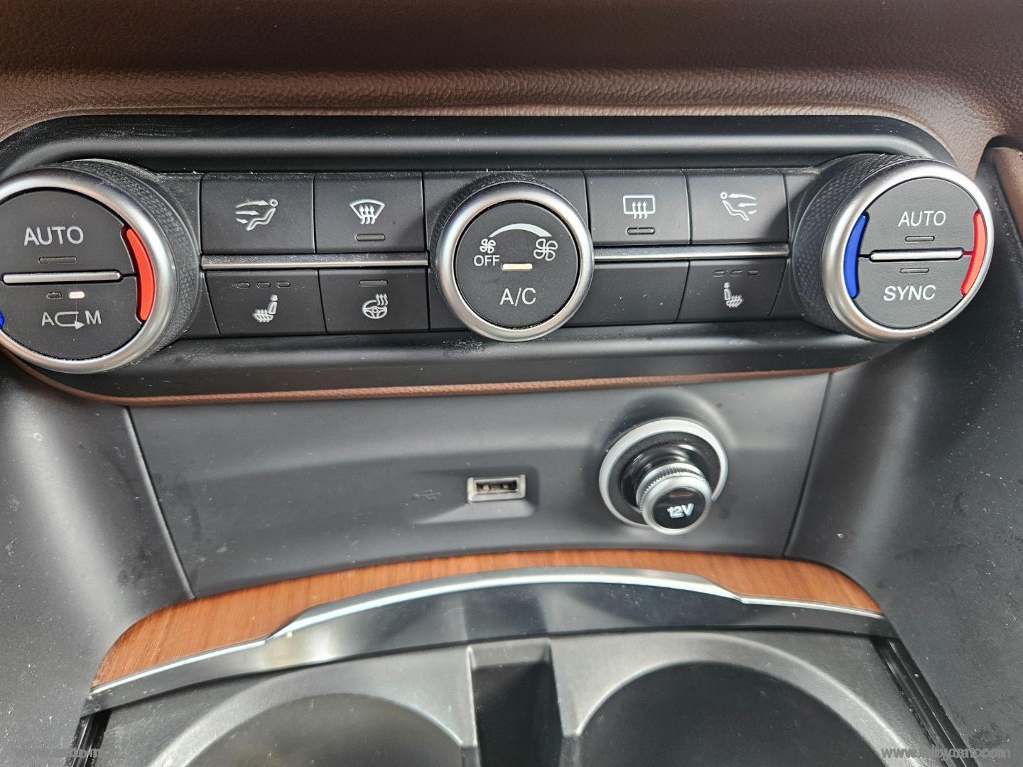 Stelvio 2.2 T.diesel 210 CV AT8 Q4 Exec. - immagine 17