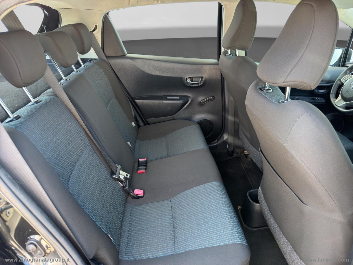 Yaris 1.0 5p. Lounge SOLI 138.000 KM !!! - immagine 17