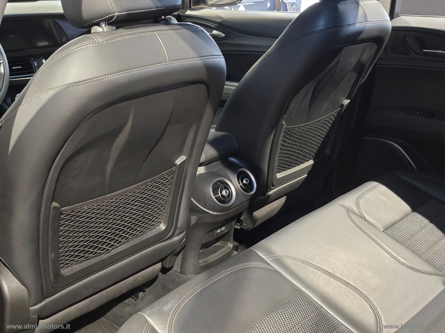 Stelvio 2.2 T.diesel 180CV AT8 RWD Exec. - immagine 17