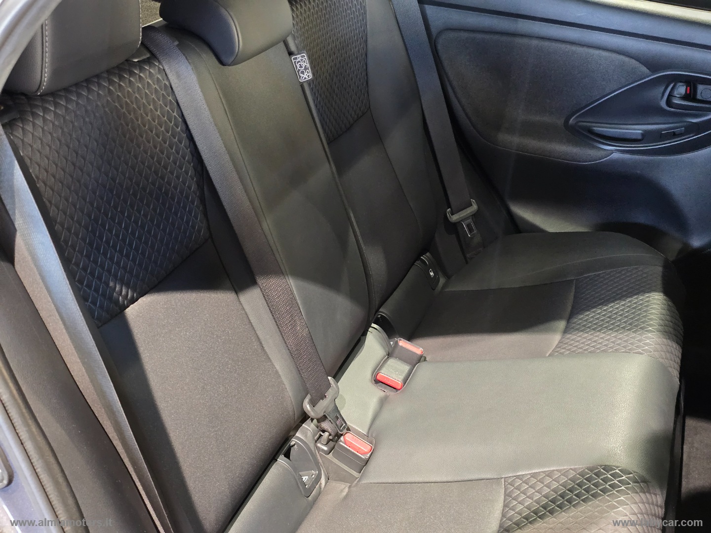 Yaris 1.5 Hybrid 5p. Lounge - immagine 17