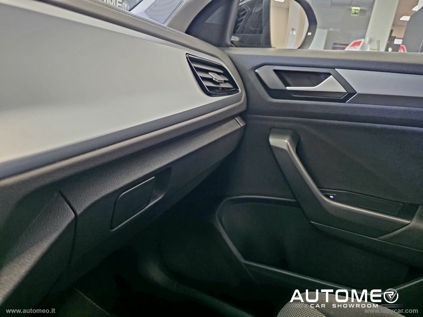T-Roc 2.0 TDI SCR 150 CV DSG Life - immagine 17
