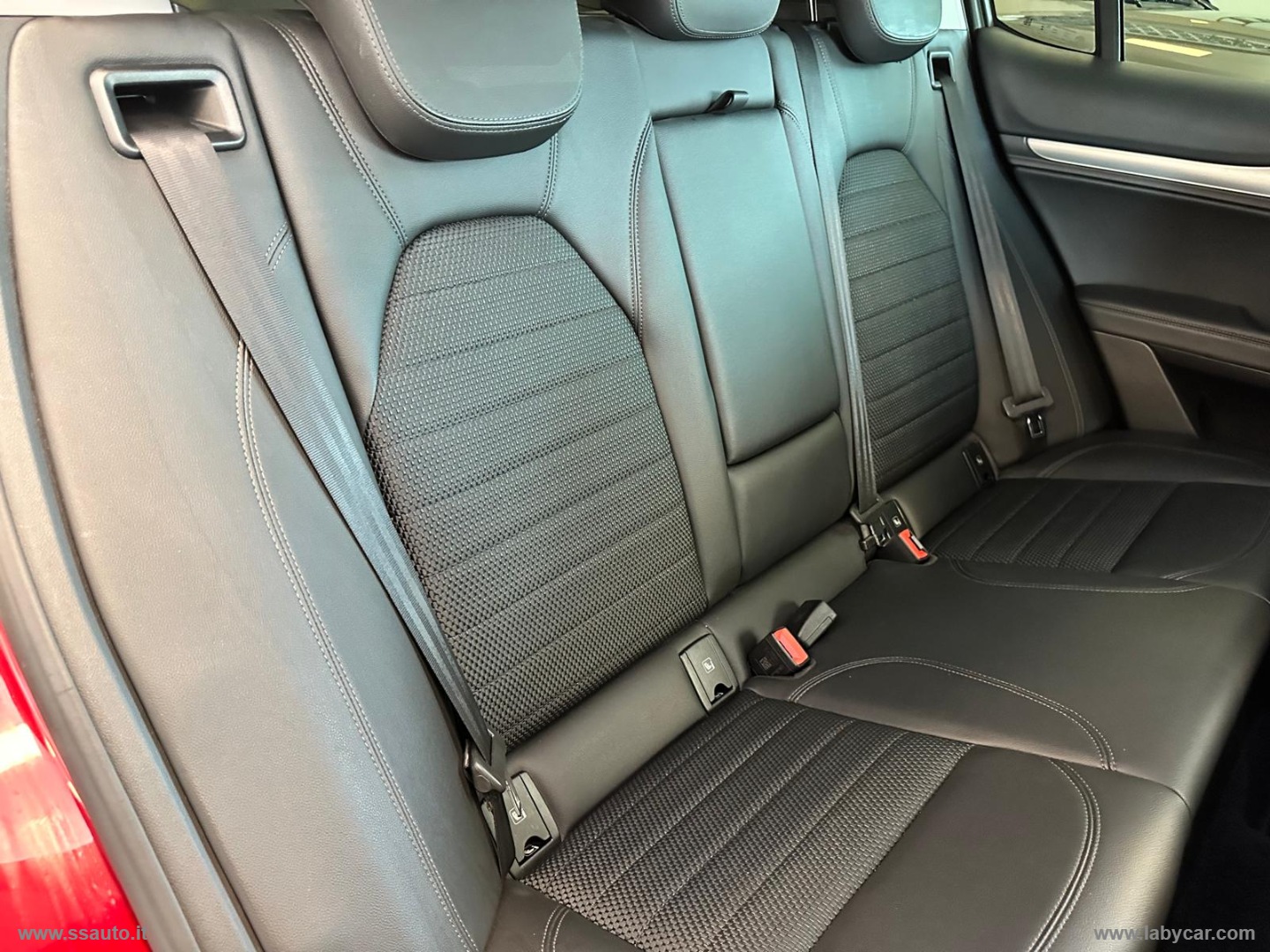 Stelvio 2.2 T.diesel 190CV AT8 Q4 Sprint NESSUN VINCOLO DI FINANZIAMENTO - immagine 17