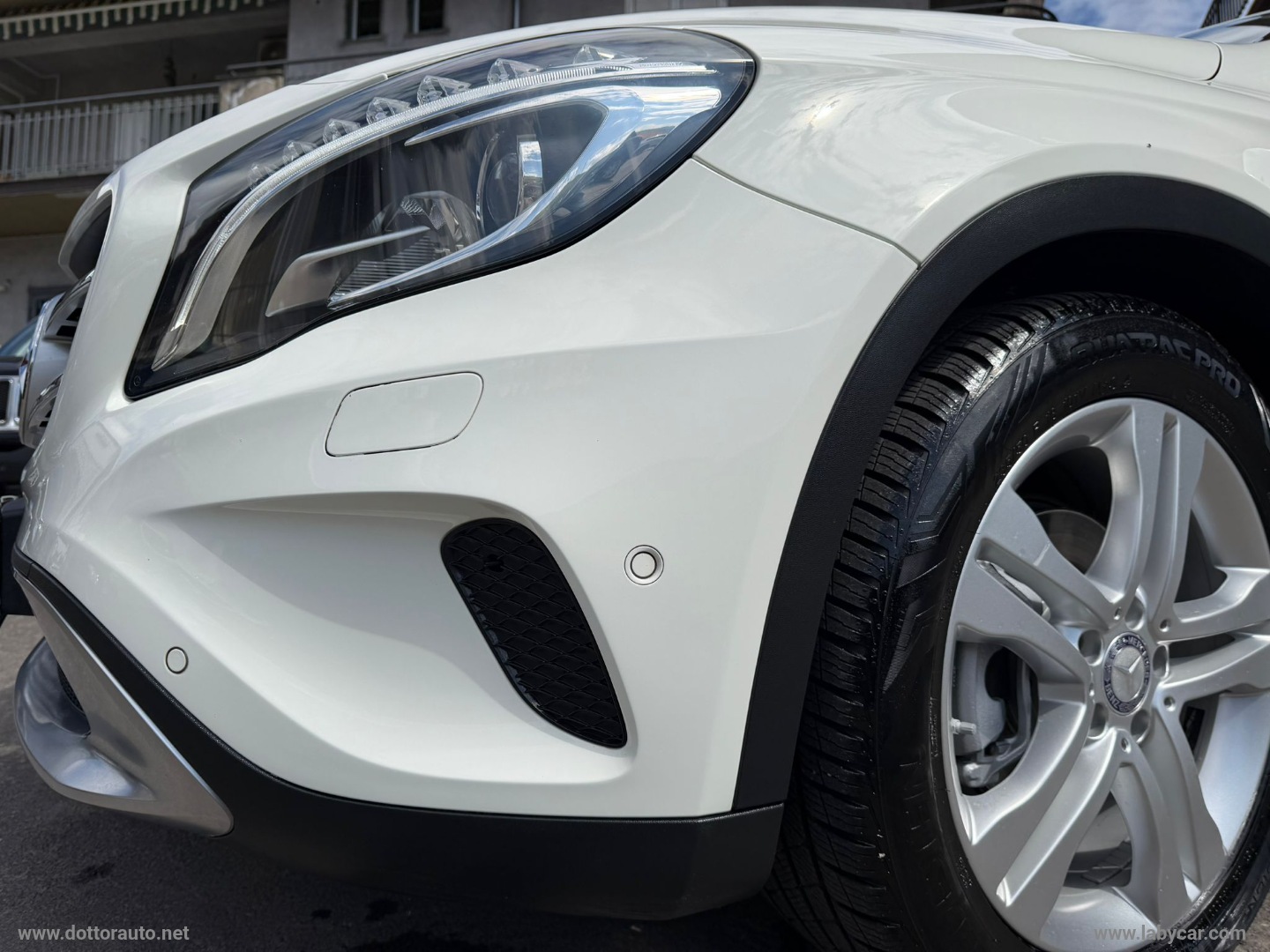 GLA 200 d Automatic 4Matic Premium - immagine 17