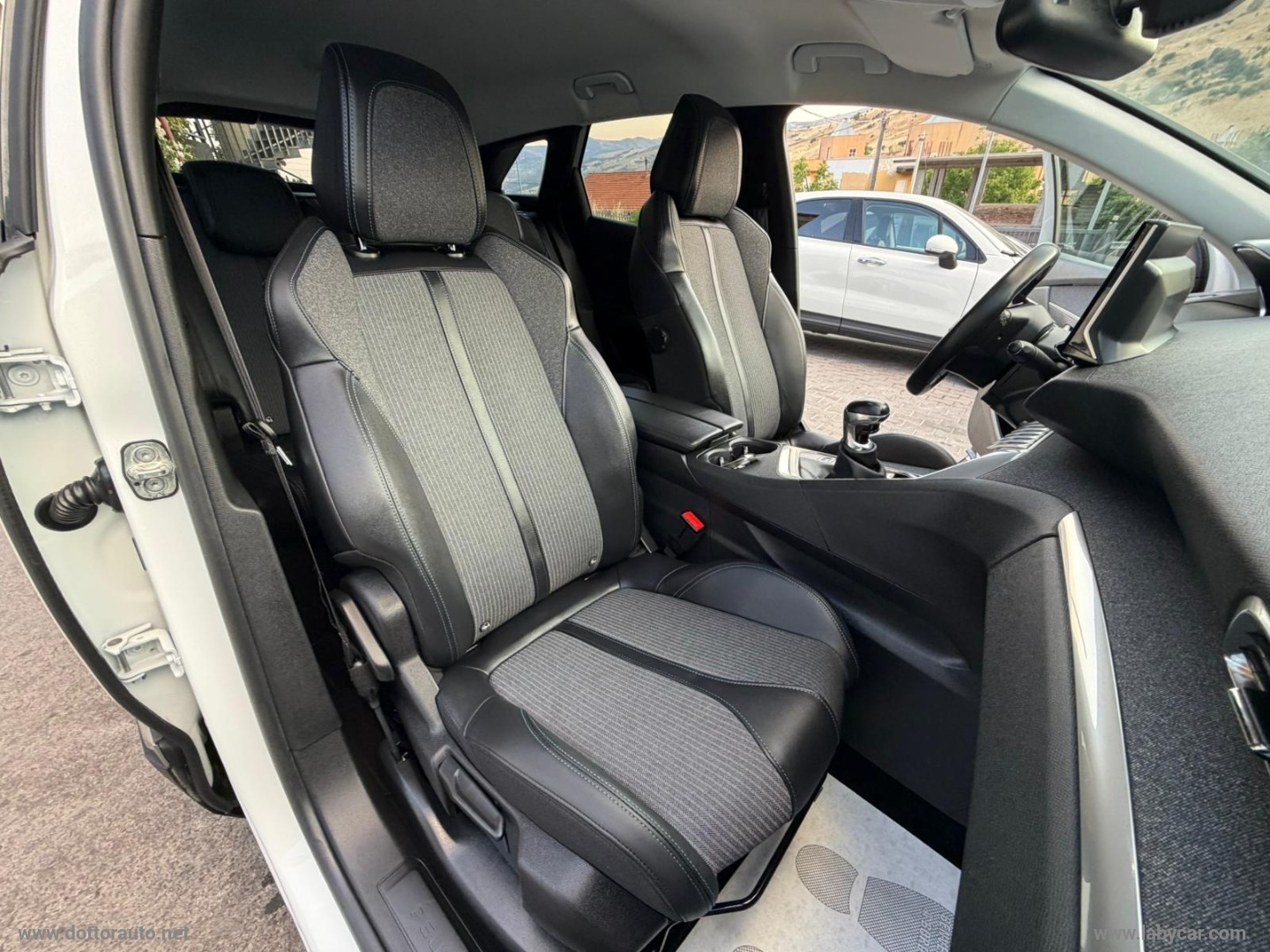 3008 BlueHDi 130 S&S Allure Pack - immagine 17