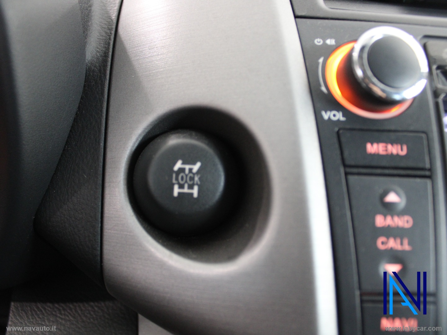 RAV4 2.2 D-4D 177 CV Luxury - immagine 17
