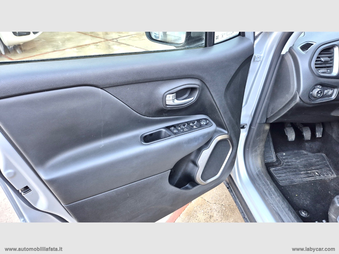 Renegade 1.0 T3 Limited 60.000 KM - immagine 17