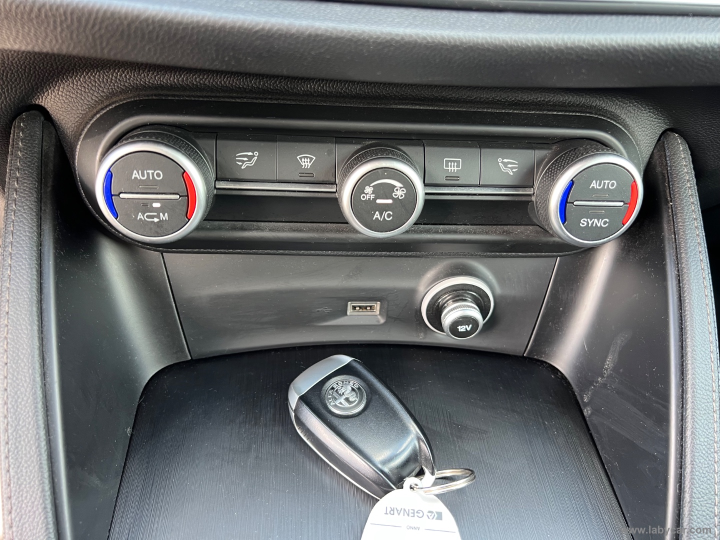 Stelvio 2.2 T.diesel 190 CV AT8 Q4 Bus. - immagine 18