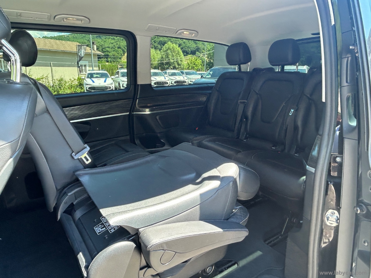 V 250 d Aut. Sport Extralong - immagine 18