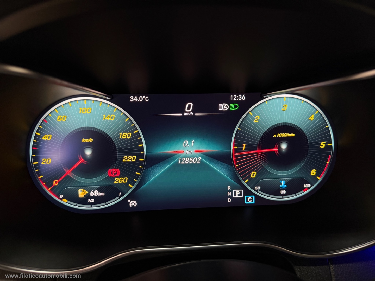 GLC 300 d 4Matic Coupé Premium Plus TETTO APRIBILE- GANCIO TRAINO - LUCI AMBIENT - immagine 18