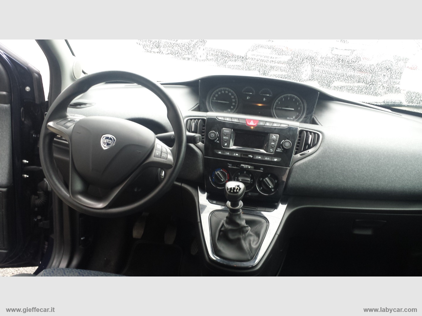 Ypsilon 1.0 FireFly 5p HYBRID - immagine 18