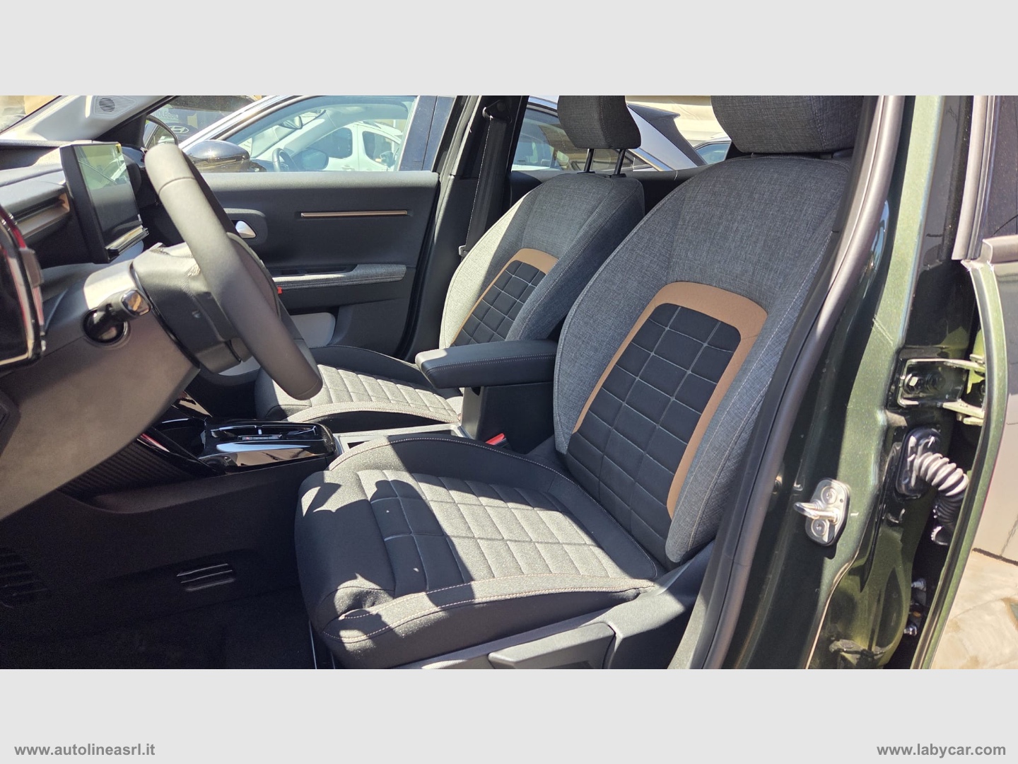 C3 Aircross Hybrid 145 automatico Plus - immagine 18