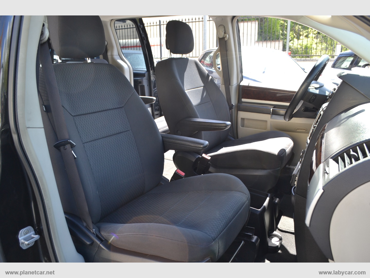 Grand Voyager 2.8 CRD DPF Touring - immagine 18