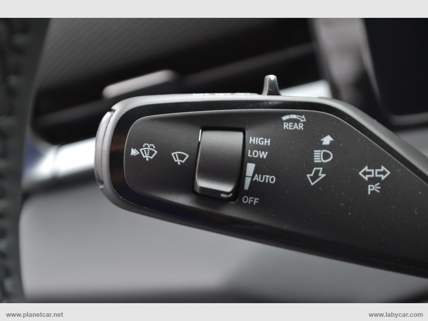 T-Roc 1.5 eTSI ACT 150 CV DSG R-Line - immagine 18