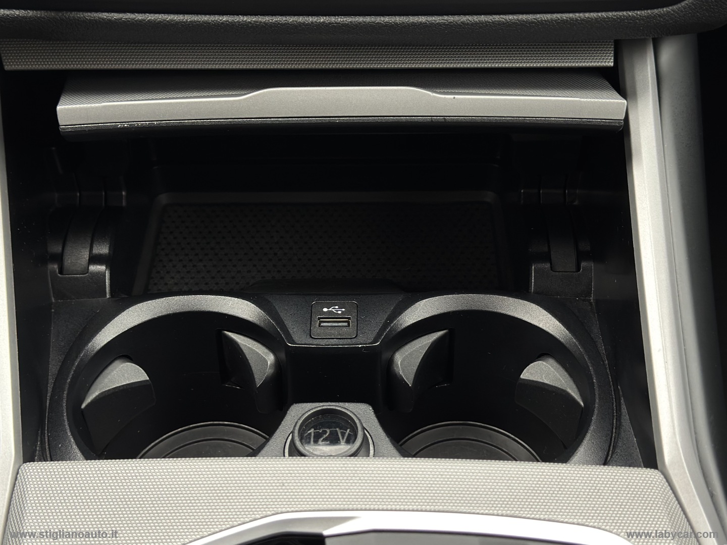 320d 48V Touring - immagine 18