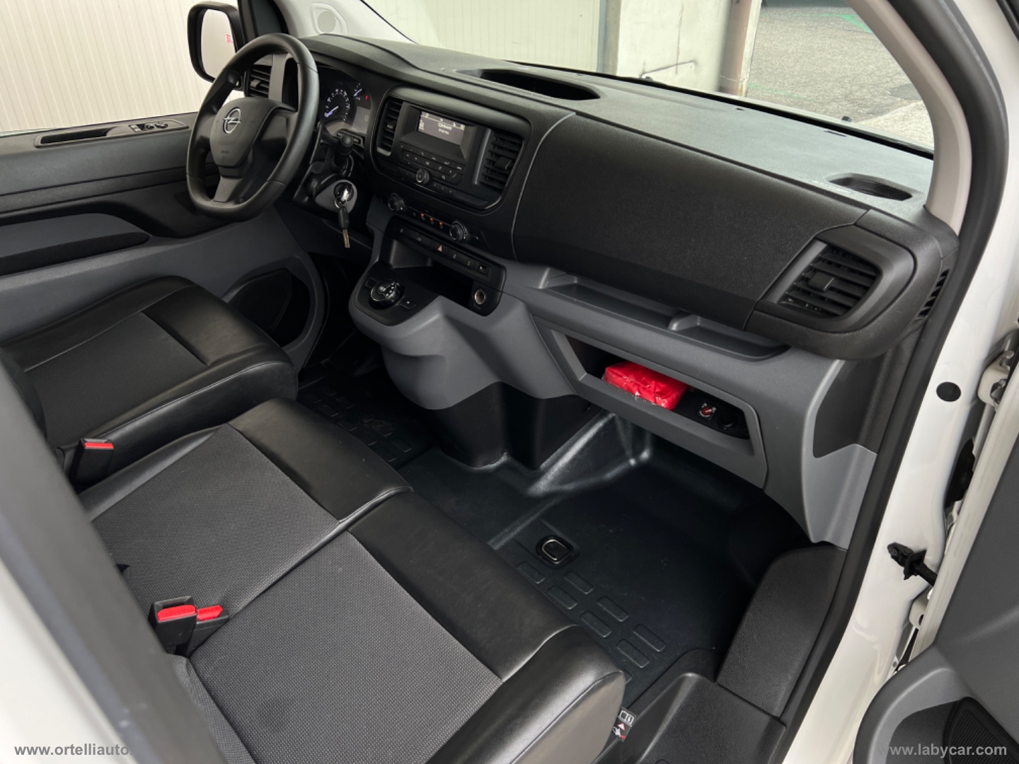 Vivaro 2.0D180S&S AT8 PL-TN M Fur. Enjoy + IVA - immagine 18