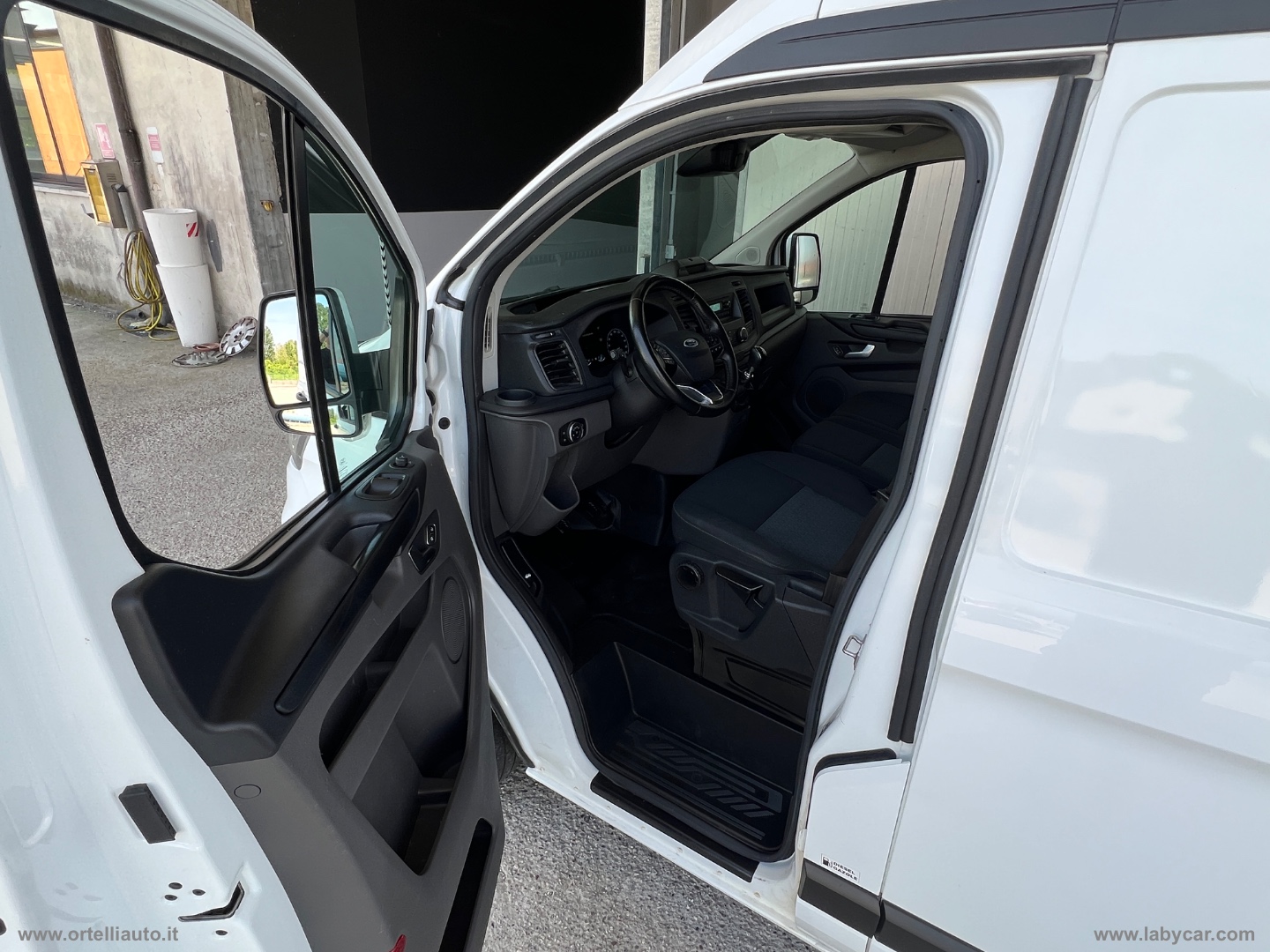 Tran.Cust.300 2.0EcoB.130 L2H2 F.Trend FORD TRANSIT CUSTOM 300 L2H2 PLTA 2.0 CDTI 130 Cv + IVA - immagine 18