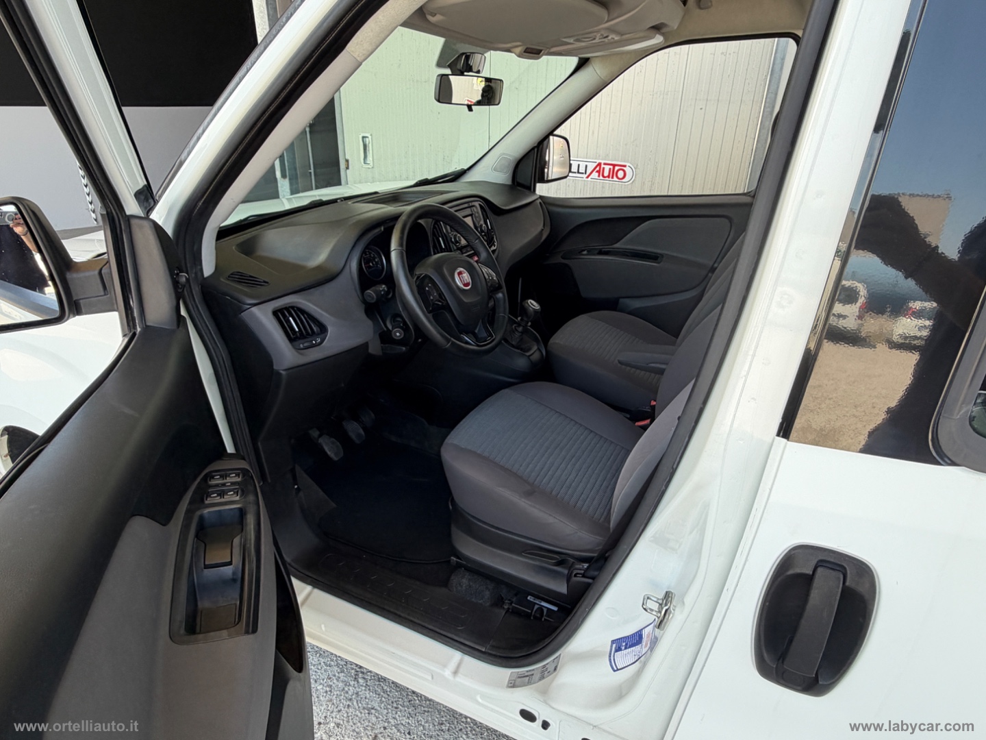 Doblò 1.6 MJT 95 CV Lounge - immagine 18