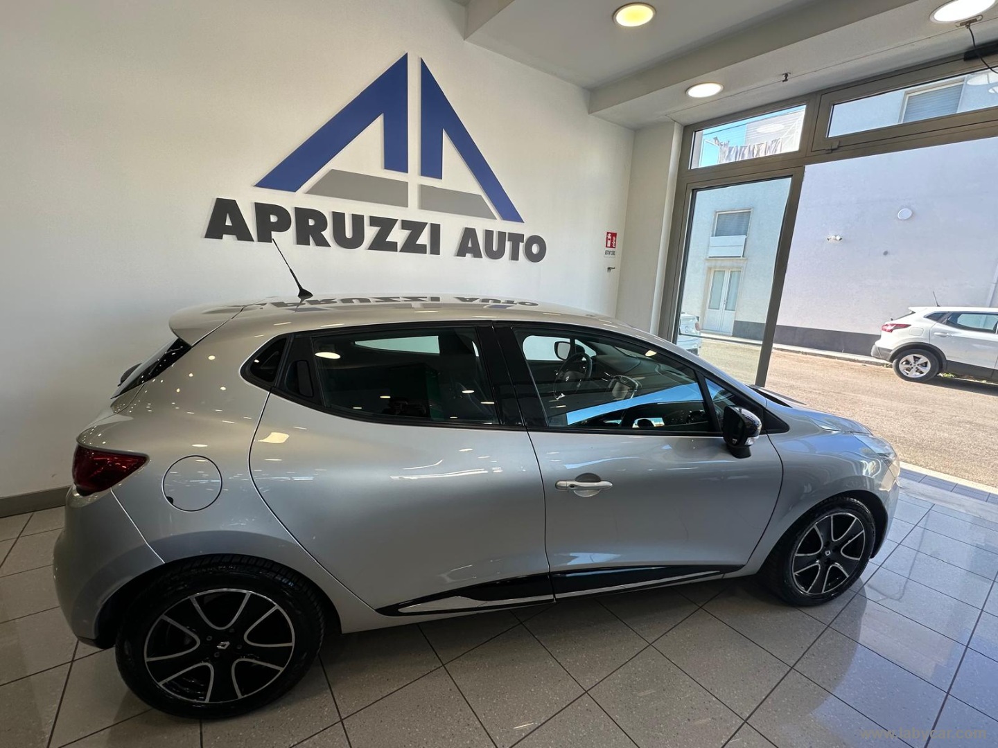 Clio 1.5 dCi 8V 90 CV S&S 5p. GT Line - immagine 18