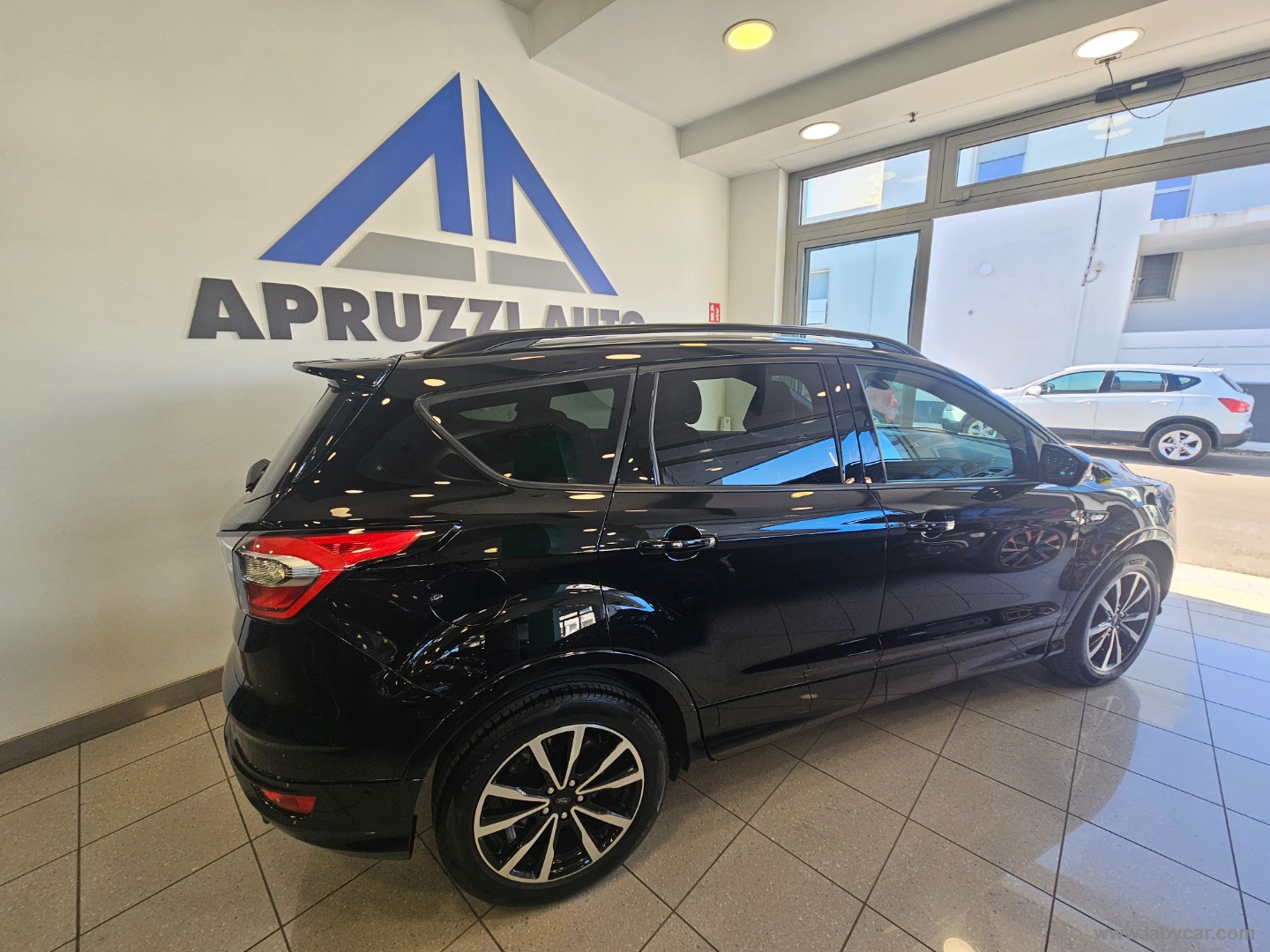 Kuga 2.0 TDCI 120CV S&S 2WD Pow.ST-Line - immagine 18