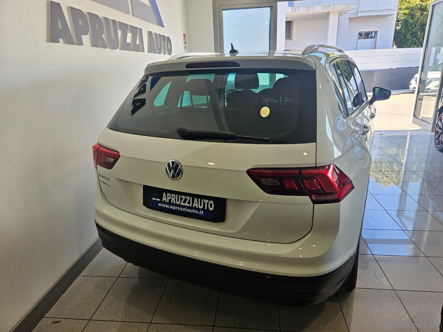 Tiguan 1.6 TDI Business BMT - immagine 18