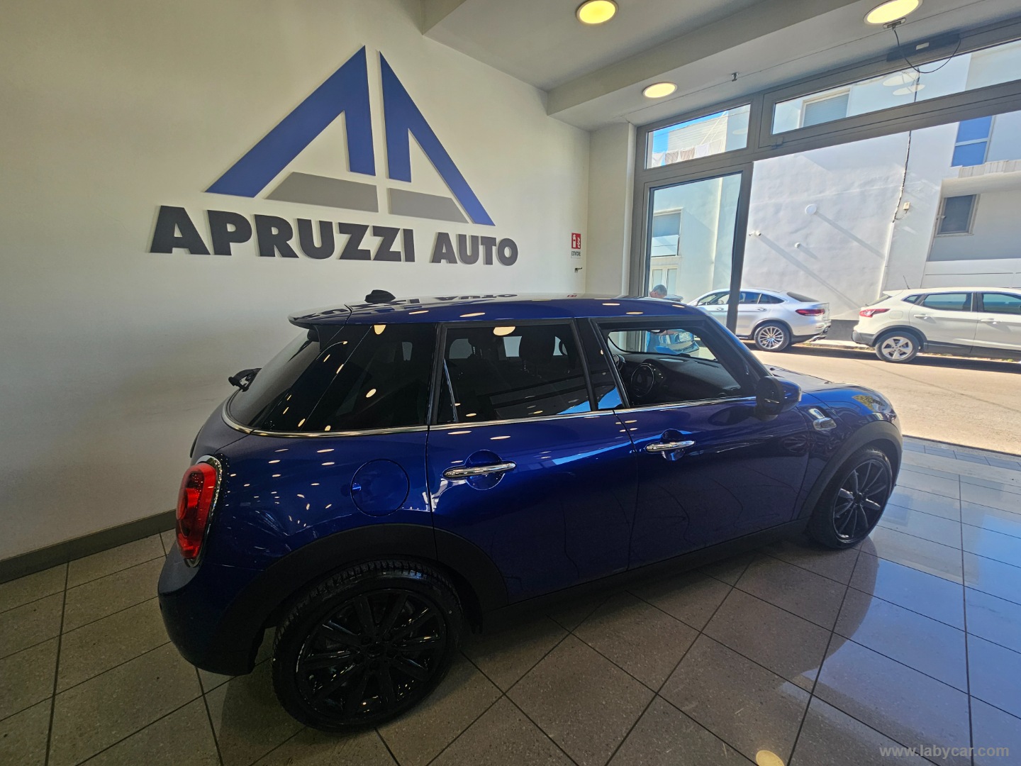 Mini One Business 5 porte AUTO - immagine 18