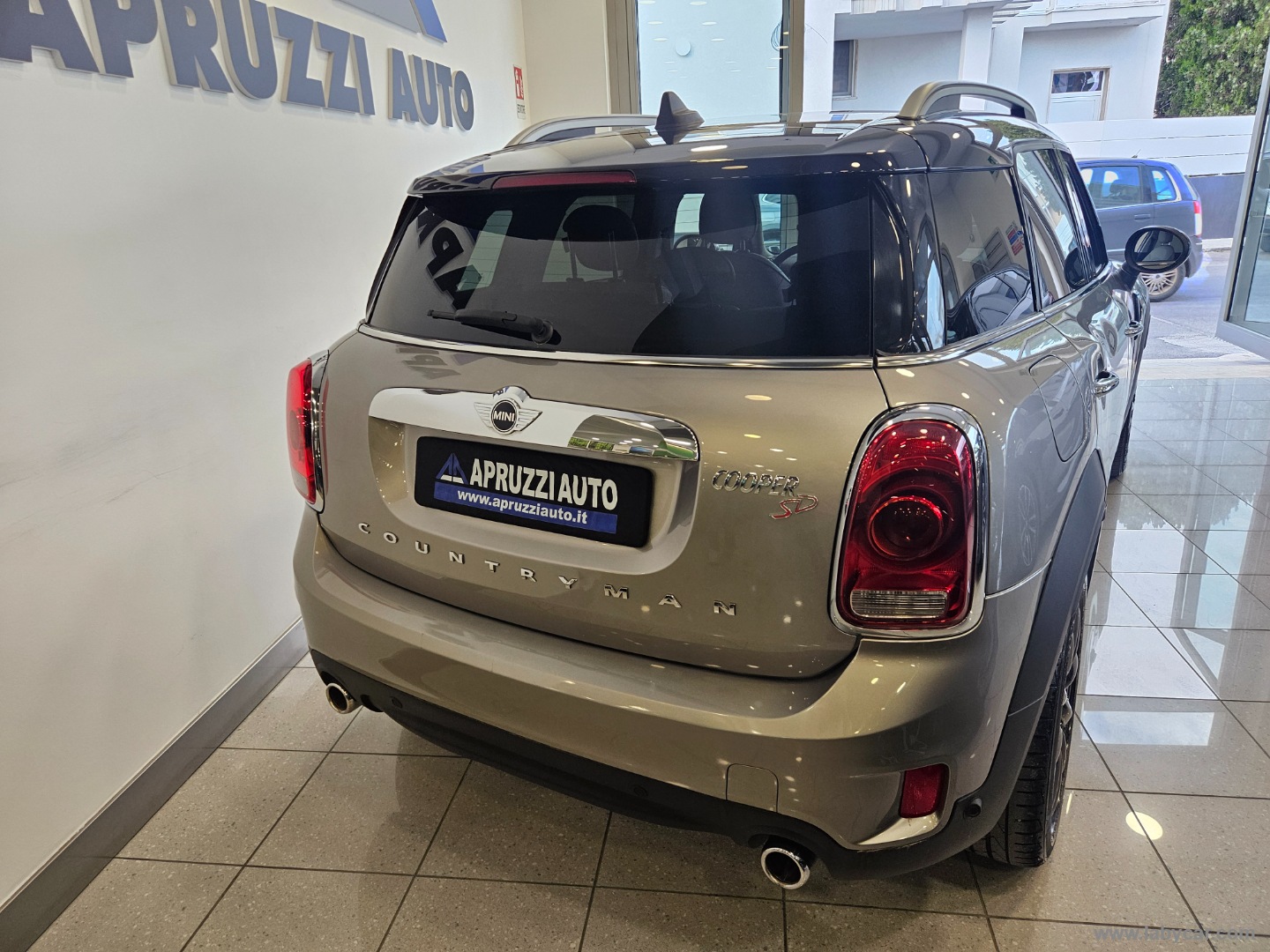 Mini Cooper SD Hype Countryman Aut. - immagine 18