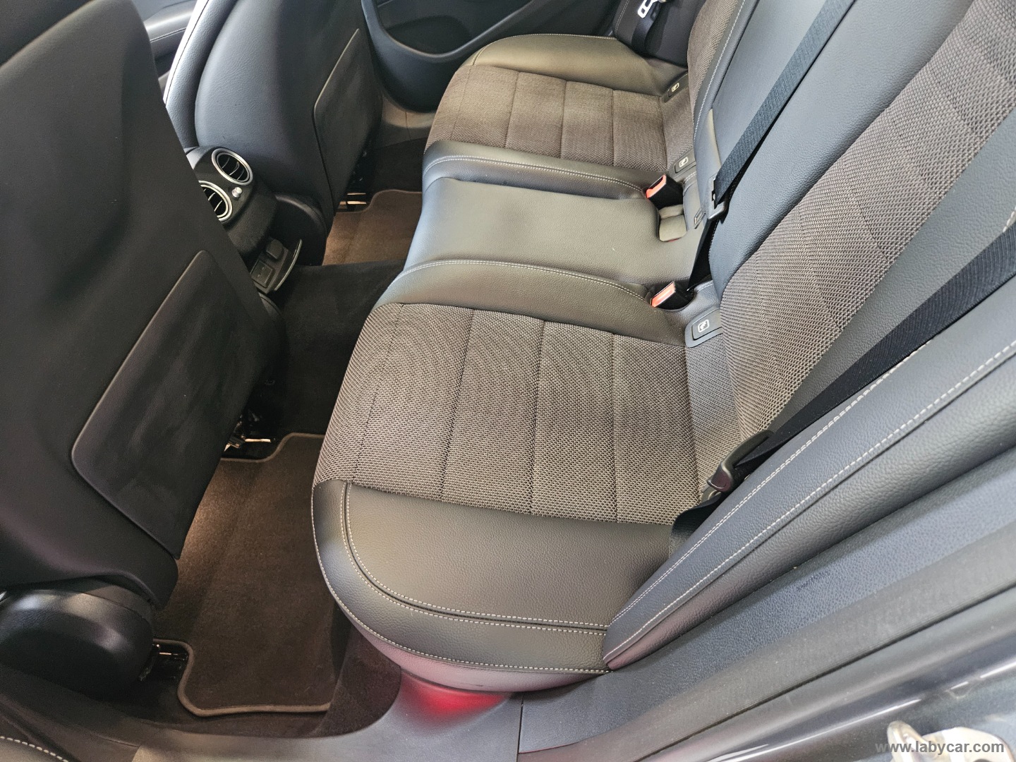 E 200 d Auto Business Sport - immagine 18