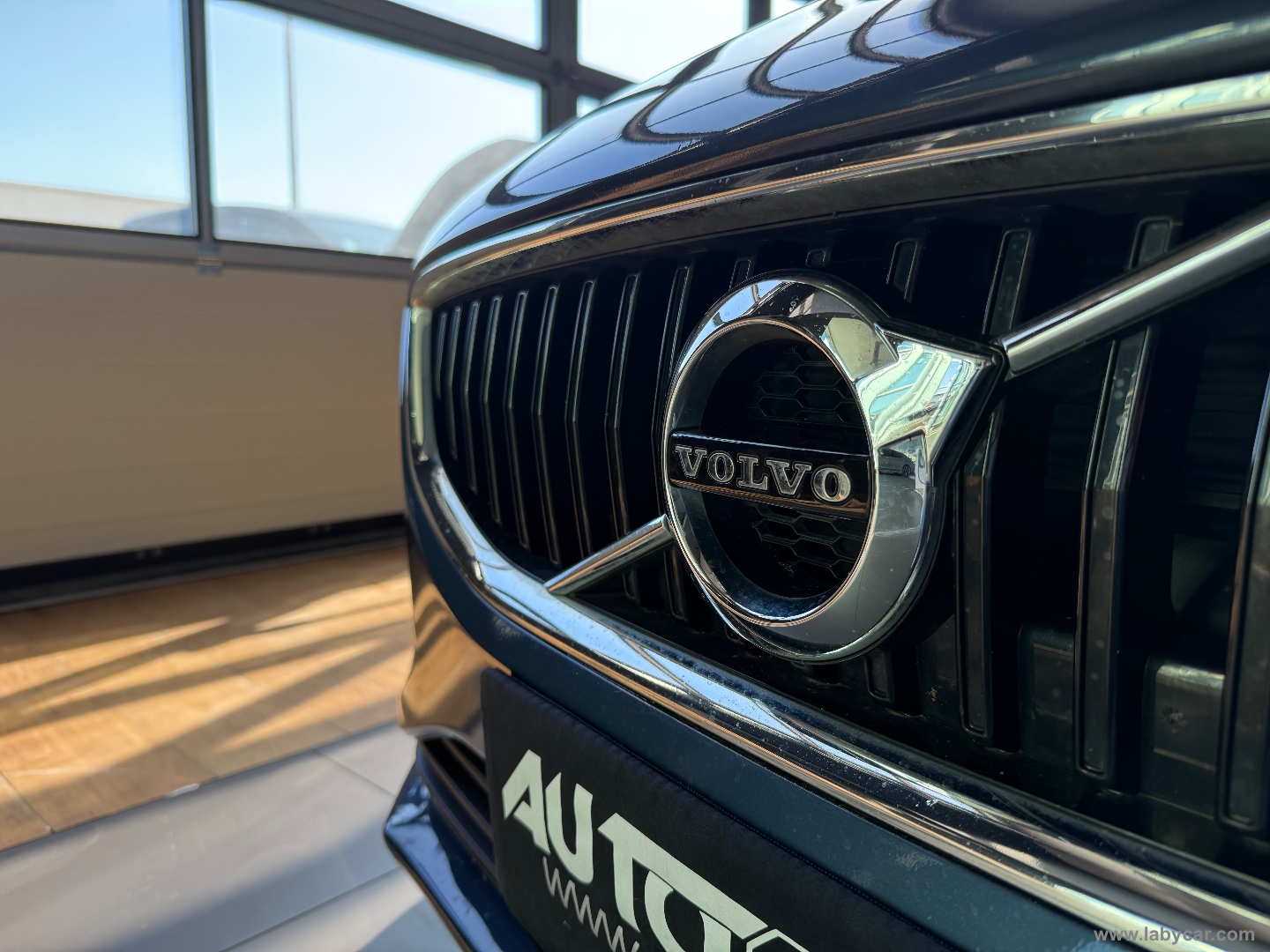 V40 D2 Momentum N1 GANCIO TRAINO - immagine 18