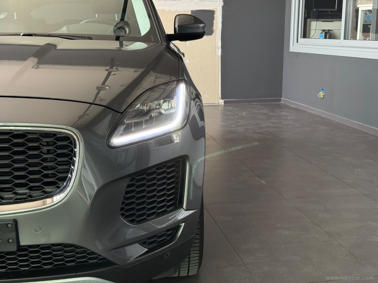 E-Pace 2.0D 150CV AWD aut. - immagine 18