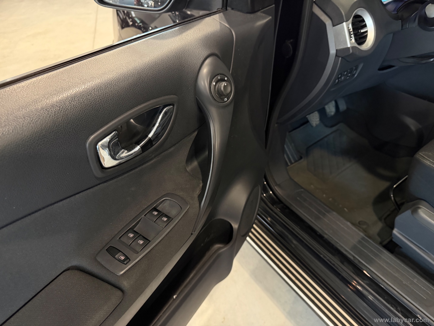 Koleos 2.0 dCi 150 CV 4X4 Luxe ESM - immagine 18