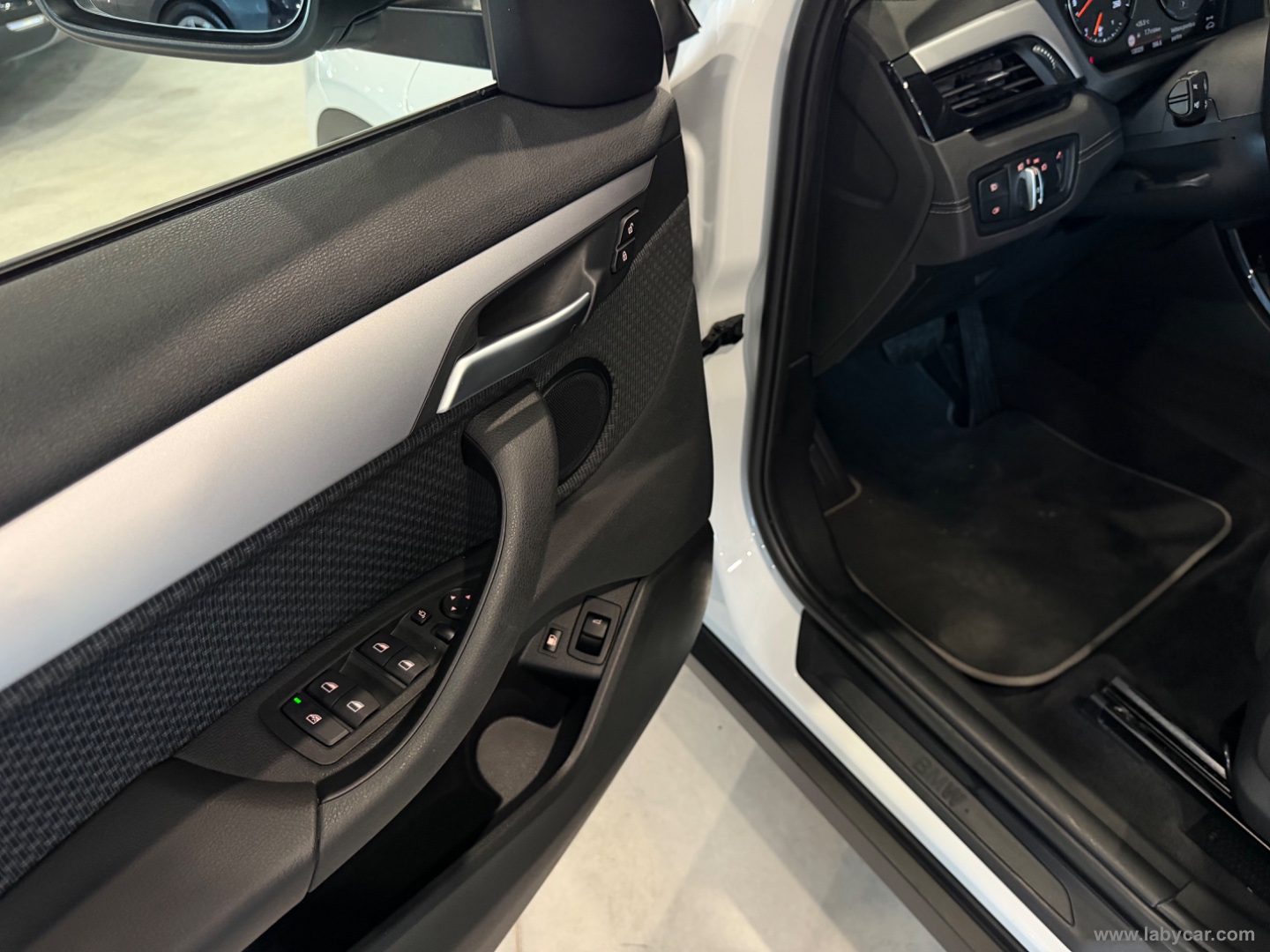 X2 xDrive25e Advantage - immagine 18