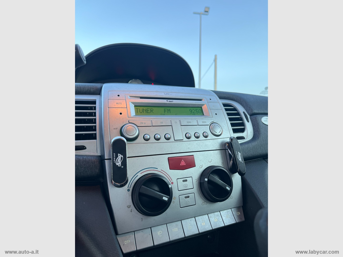 Ypsilon 1.2 69 CV Platinum - immagine 18