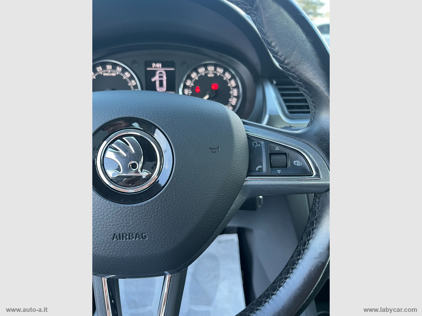 Rapid 1.6 TDI CR 90 CV Executive - immagine 18