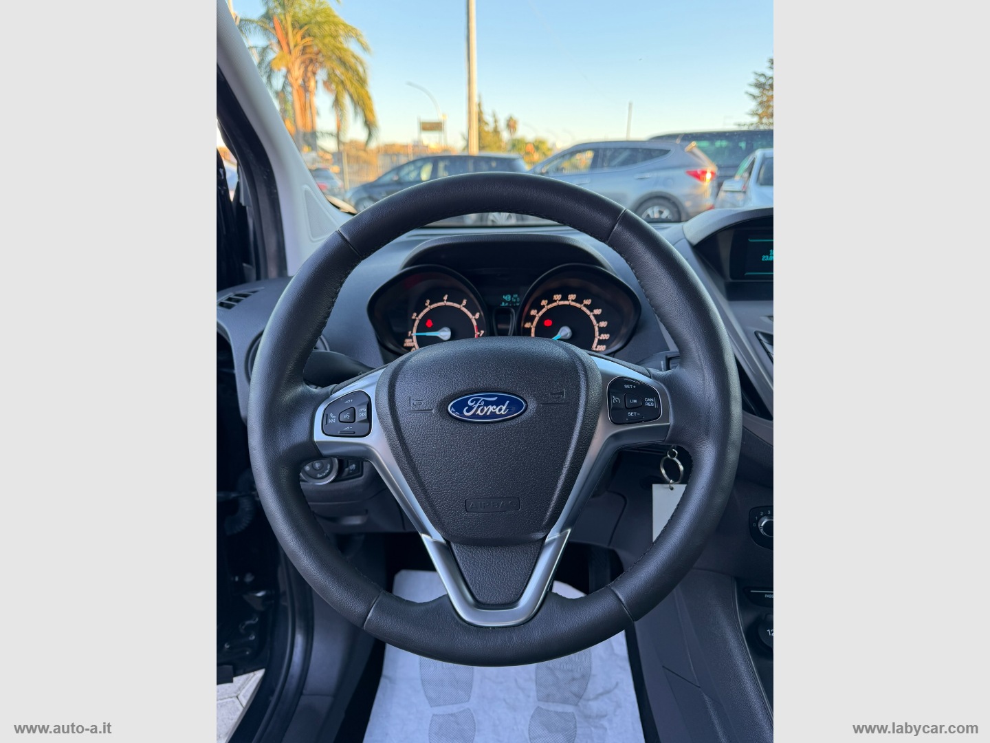 Tourneo Courier 1.0 EcoBoost 100 CV TITANIUM - immagine 18