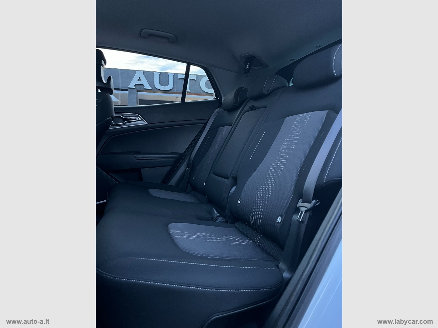 Sportage 1.6 CRDi MHEV Style 60.000 KM - immagine 18
