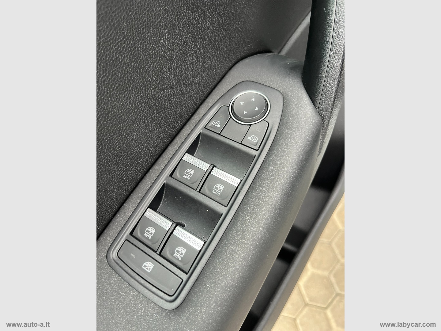ASX 1.0L 100 CV Invite Plus GPL SOLI 6.900 KM - immagine 18