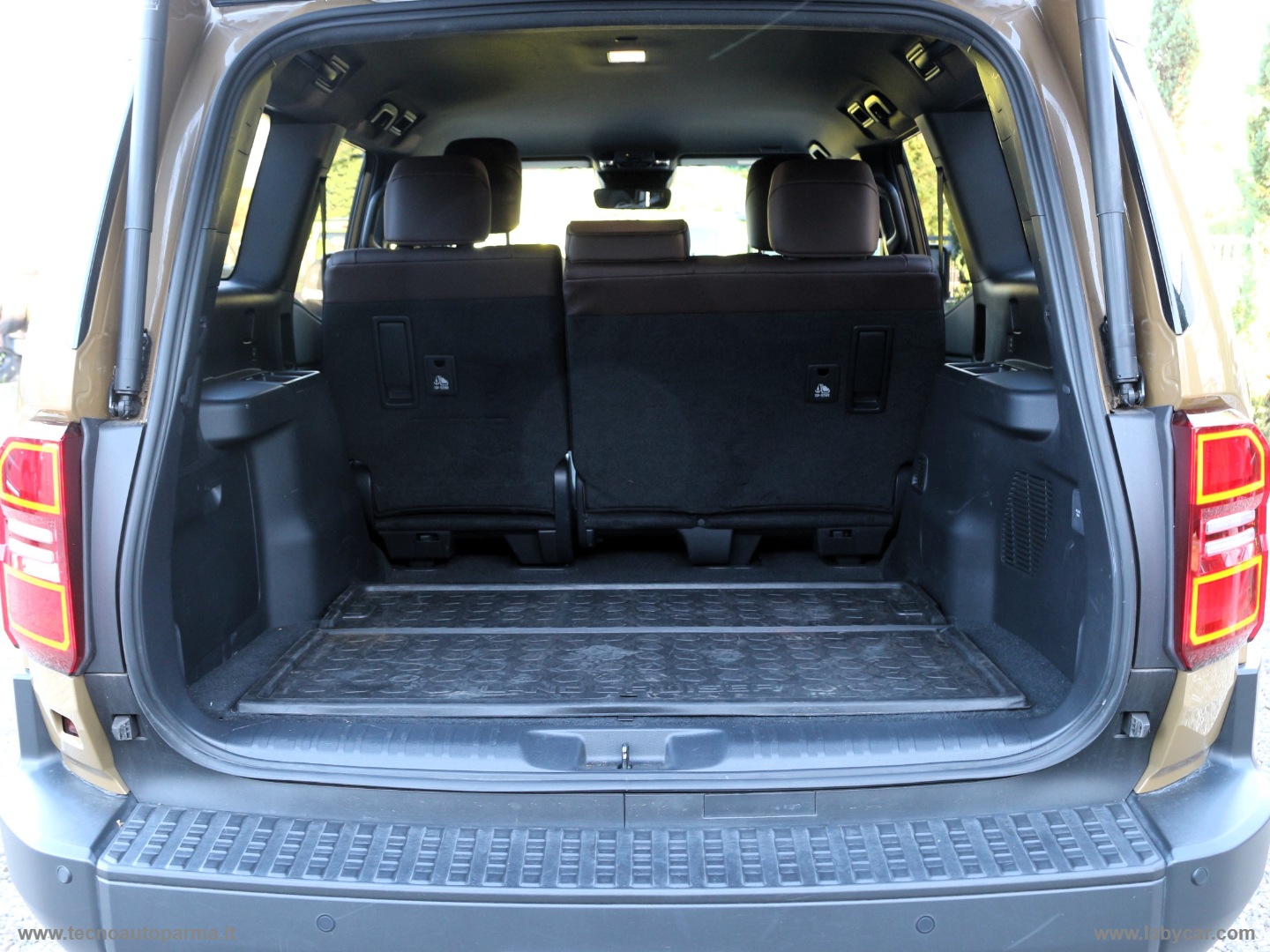 Land Cruiser 2.8 D4D A/T AWD Adventure - immagine 18