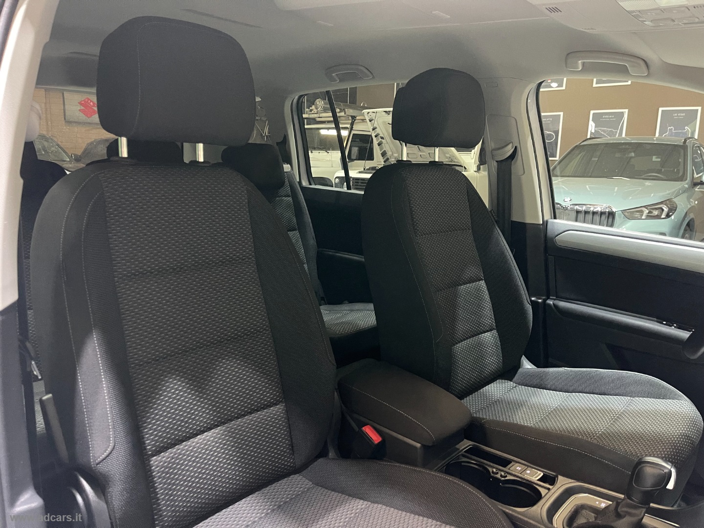 Touran 2.0 TDI 150 CV DSG Business BMT *7 POSTI*CAMBIO AUT.* - immagine 18