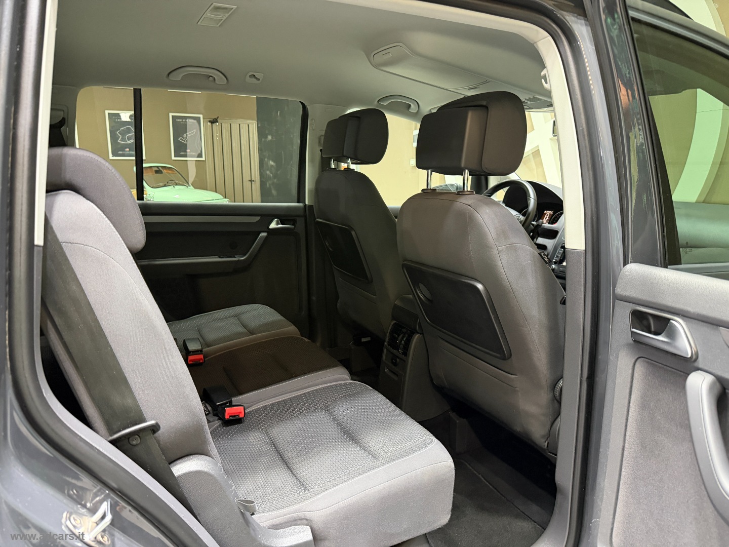 Touran 2.0 TDI 150 CV DSG Business BMT - immagine 18