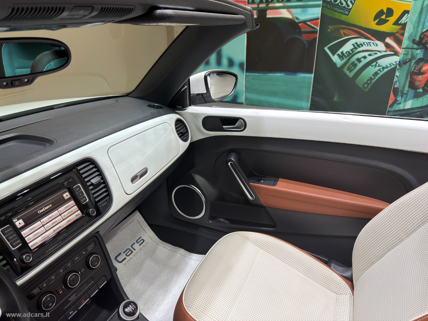 Maggiolino Cabrio 1.4 TSI CUP Fender Edition *TAGLIANDI VOLKSWAGEN* - immagine 18