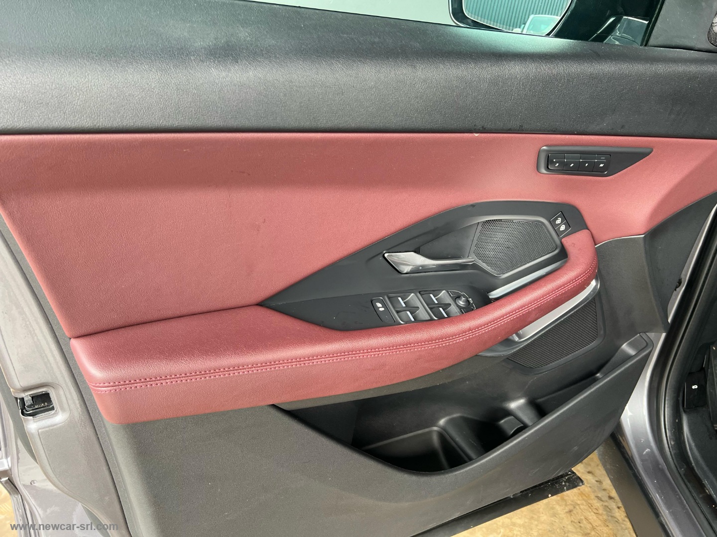 E-Pace 2.0D I4 163 CV AWD Auto - immagine 18