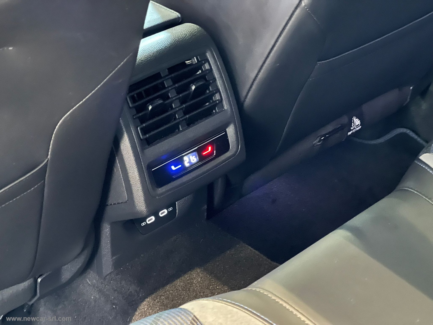 Golf 2.0 TSI R DSG 4Motion - immagine 18